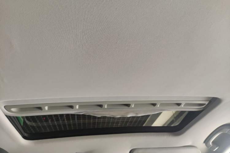 Used Roewe 350 2015 1.5L Manual Luxury Sunroof Edition Headliner