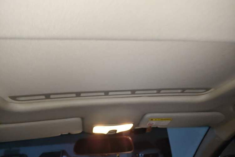 Used Roewe 350 2015 1.5L Automatic Luxury Sunroof Edition Headliner