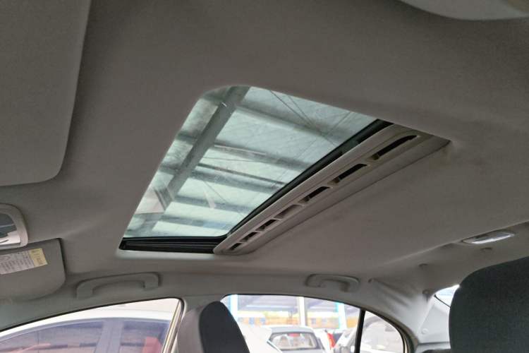 Used Roewe 350 2015 1.5L Automatic Luxury Sunroof Edition Headliner