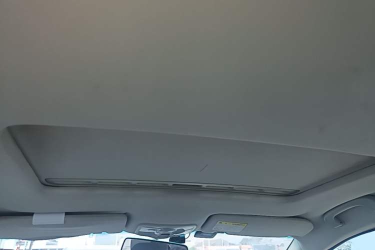 Used Roewe 350 2015 1.5L Manual Luxury Sunroof Edition Headliner
