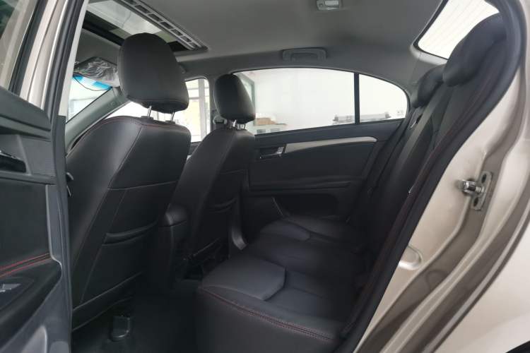 Used Roewe 350 2015 1.5L Manual Luxury Sunroof Edition Interior 1