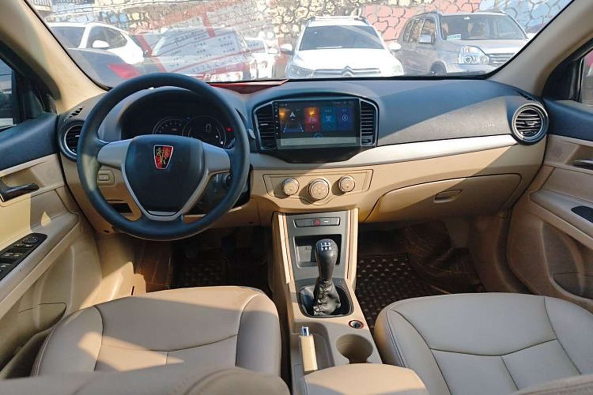 Used Roewe 350 2015 1.5L Manual Luxury Sunroof Edition Interior 2