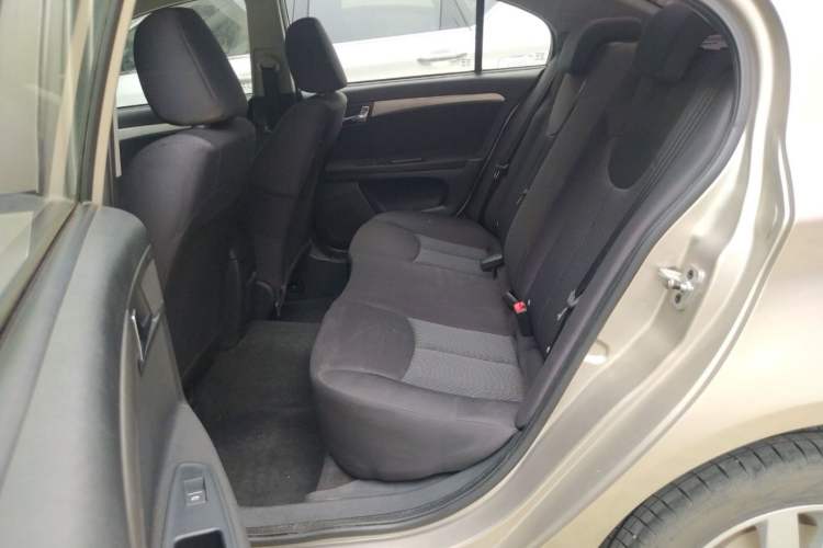 Used Roewe 350 2015 1.5L Manual Luxury Sunroof Edition Interior 6