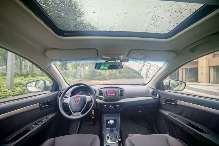 Used Roewe 350 2015 1.5L Automatic Luxury Sunroof Edition Interior 7