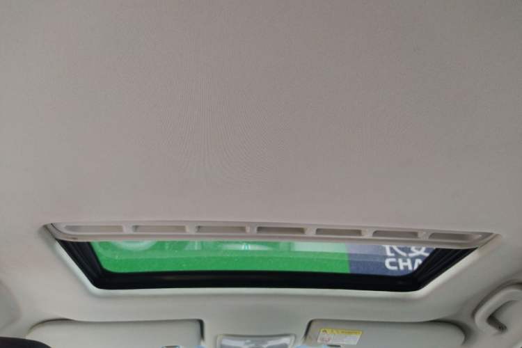 Used Roewe 350 2015 1.5L Manual Luxury Sunroof Edition Interior 7