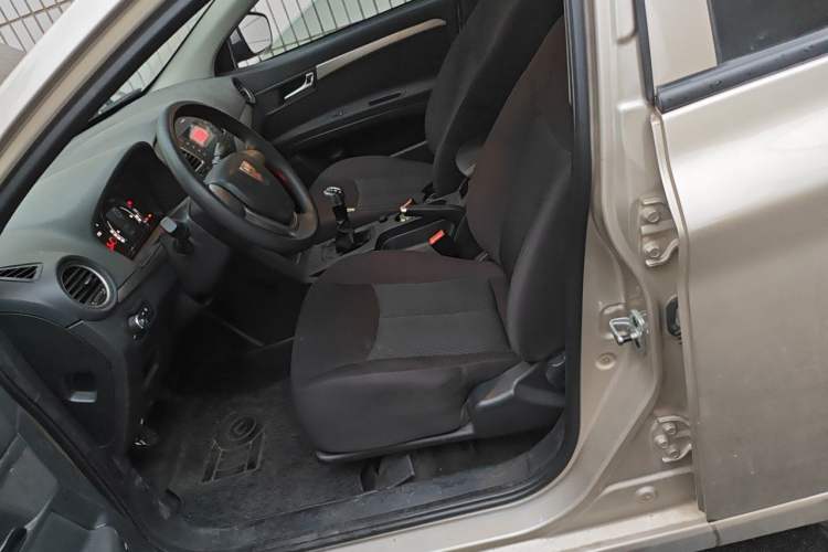 Used Roewe 350 2015 1.5L Manual Luxury Sunroof Edition Left Front Seat