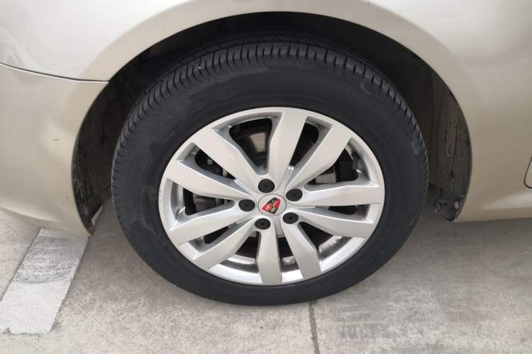 Used Roewe 350 2015 1.5L Automatic Luxury Sunroof Edition Left Front Wheel Hub