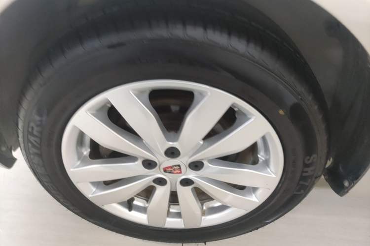 Used Roewe 350 2015 1.5L Manual Luxury Sunroof Edition Left Front Wheel Hub