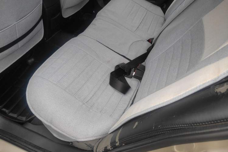 Used Roewe 350 2015 1.5L Manual Luxury Sunroof Edition Left Rear Seat