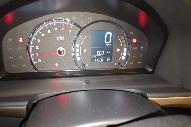 Used Roewe 350 2015 1.5L Automatic Luxury Sunroof Edition Odometer Close Up