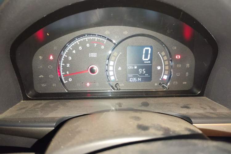 Used Roewe 350 2015 1.5L Manual Luxury Sunroof Edition Odometer Close Up