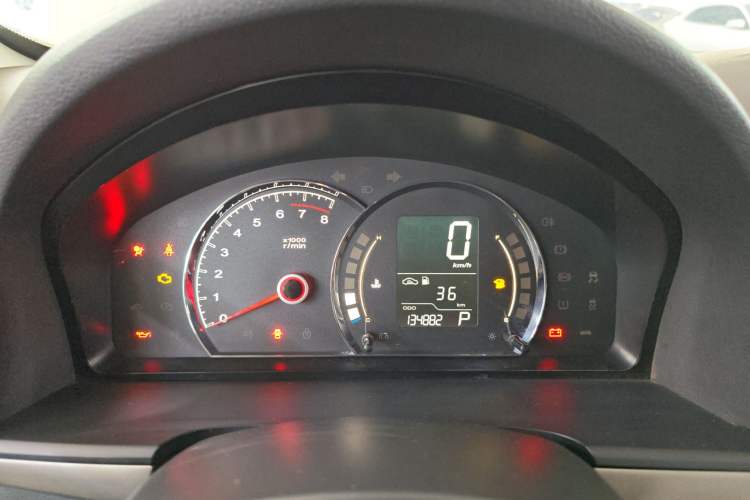 Used Roewe 350 2015 1.5L Automatic Luxury Sunroof Edition Odometer Close Up