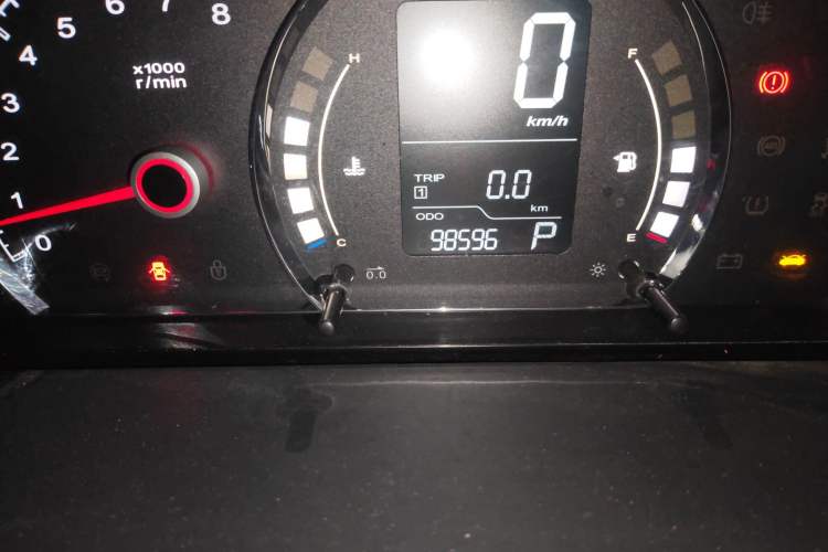 Used Roewe 350 2015 1.5L Automatic Luxury Sunroof Edition Odometer Close Up
