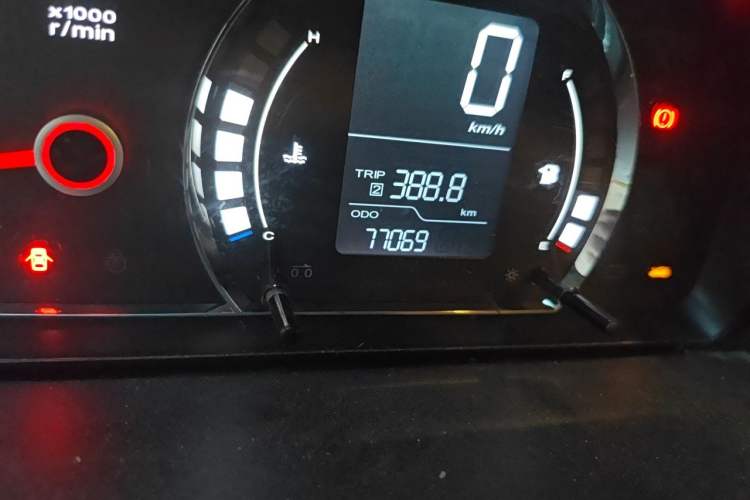 Used Roewe 350 2015 1.5L Manual Luxury Sunroof Edition Odometer Close Up