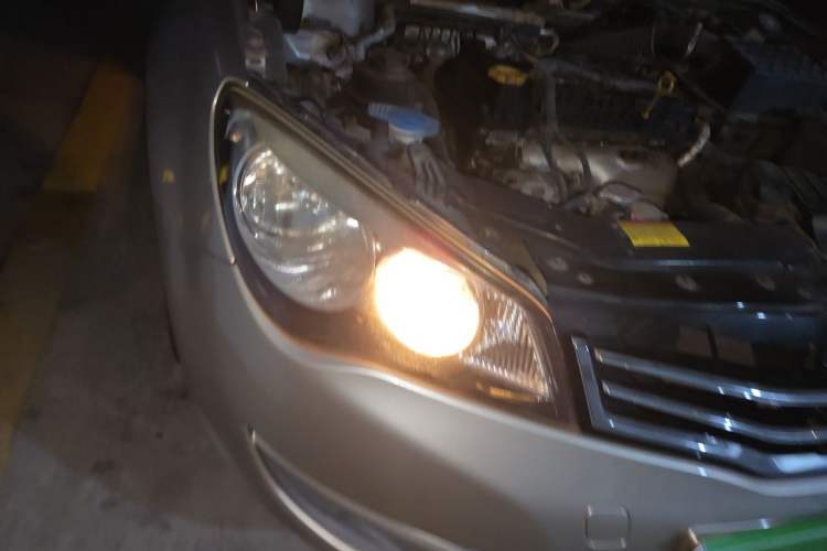 Used Roewe 350 2015 1.5L Automatic Luxury Sunroof Edition Right Front Headlight