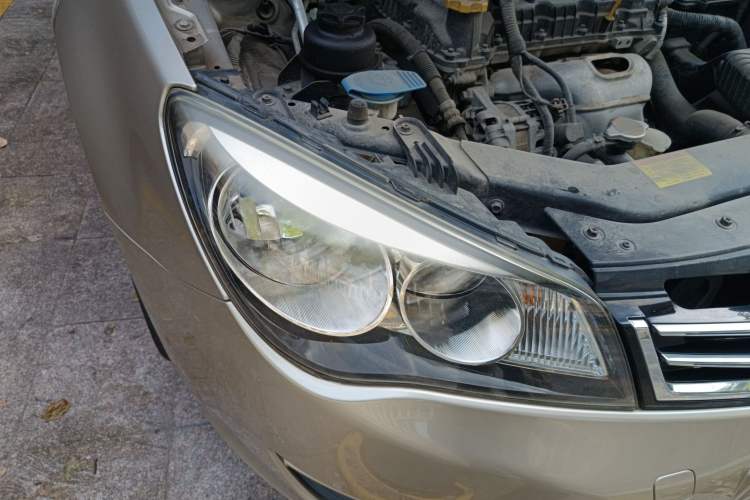Used Roewe 350 2015 1.5L Automatic Luxury Sunroof Edition Right Front Headlight