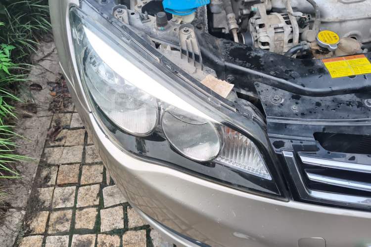 Used Roewe 350 2015 1.5L Manual Luxury Sunroof Edition Right Front Headlight