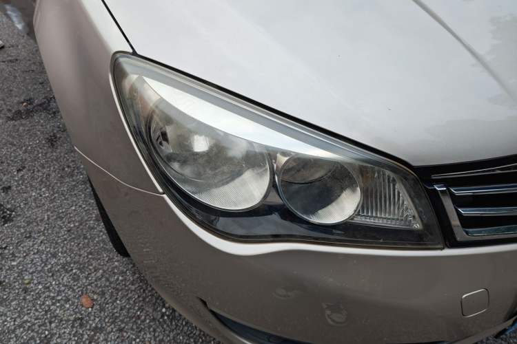 Used Roewe 350 2015 1.5L Manual Luxury Sunroof Edition Right Front Headlight