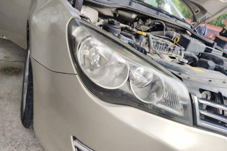 Used Roewe 350 2015 1.5L Manual Luxury Sunroof Edition Right Front Headlight