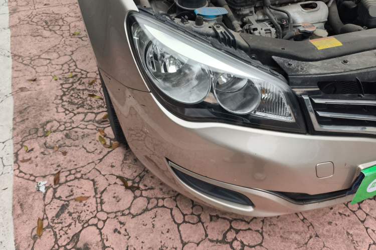 Used Roewe 350 2015 1.5L Manual Luxury Sunroof Edition Right Front Headlight