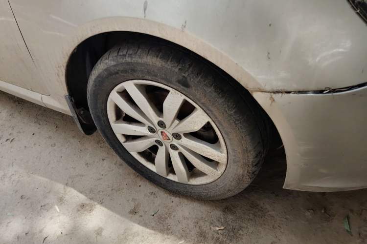 Used Roewe 350 2015 1.5L Manual Luxury Sunroof Edition Right Front Wheel Hub