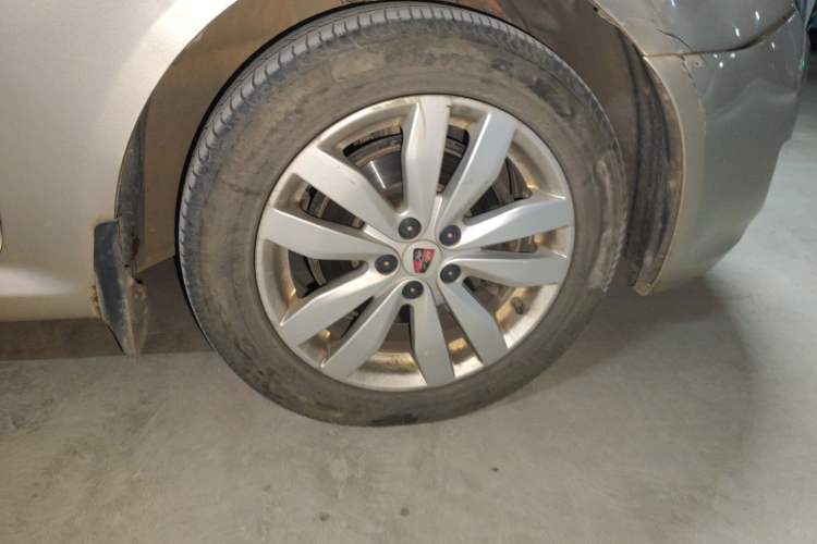 Used Roewe 350 2015 1.5L Manual Luxury Sunroof Edition Right Front Wheel Hub