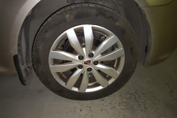 Used Roewe 350 2015 1.5L Automatic Luxury Sunroof Edition Right Front Wheel Hub