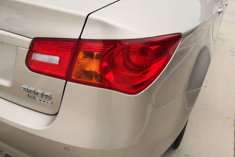 Used Roewe 350 2015 1.5L Automatic Luxury Sunroof Edition Right Rear Taillight