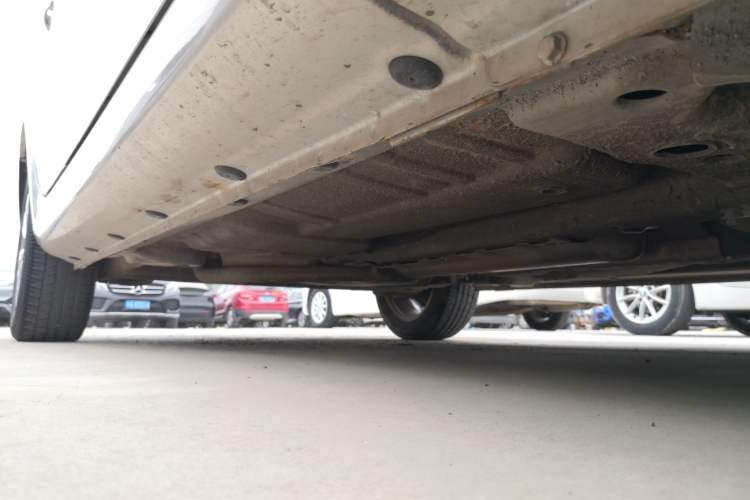 Used Roewe 350 2015 1.5L Automatic Luxury Sunroof Edition Right Side Sill