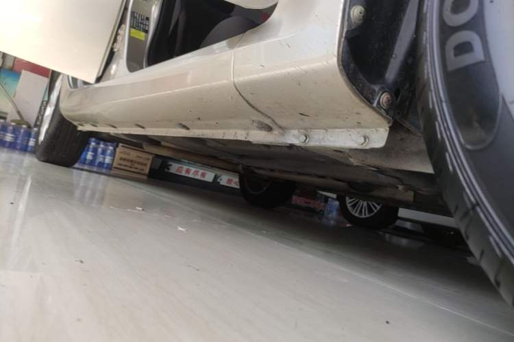 Used Roewe 350 2015 1.5L Manual Luxury Sunroof Edition Right Side Sill
