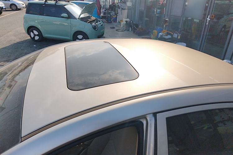 Used Roewe 350 2015 1.5L Manual Luxury Sunroof Edition Roof