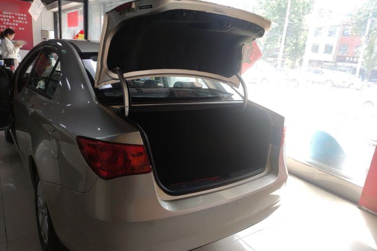 Used Roewe 350 2015 1.5L Manual Luxury Sunroof Edition Trunk