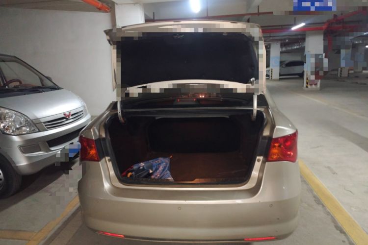 Used Roewe 350 2015 1.5L Manual Luxury Sunroof Edition Trunk