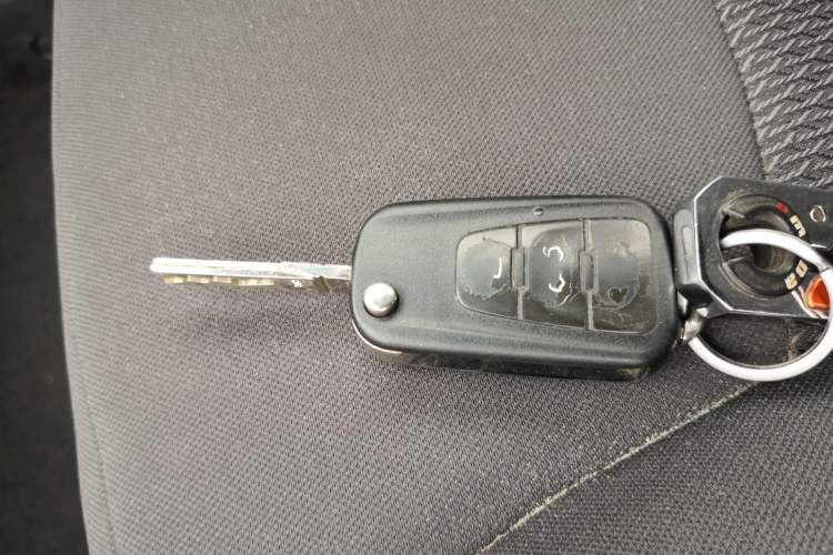 Used Roewe 350 2015 1.5L Automatic Luxury Sunroof Edition Vehicle Key