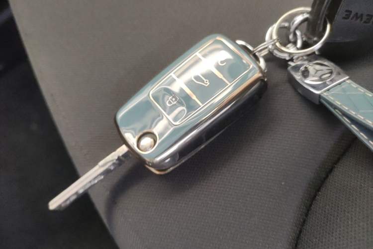 Used Roewe 350 2015 1.5L Manual Luxury Sunroof Edition Vehicle Key