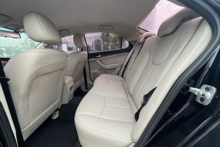Used Roewe 360 2018 PLUS 1.5L Automatic Luxury Edition Interior 1