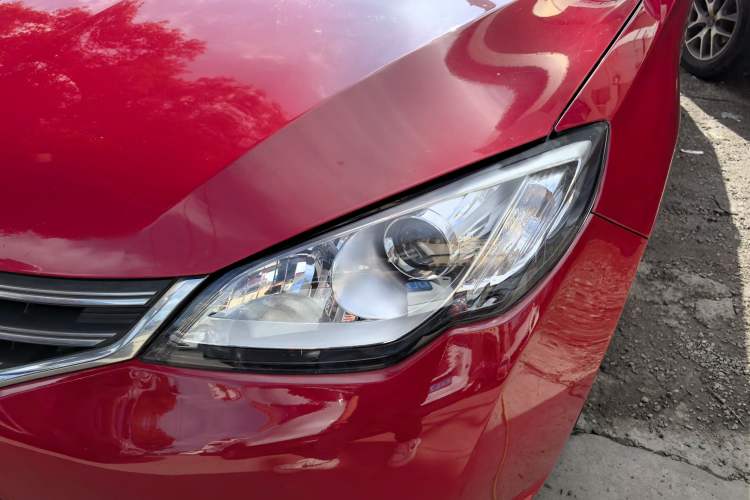 Used Roewe 360 2015 1.5L Automatic Luxury Edition Exterior 6