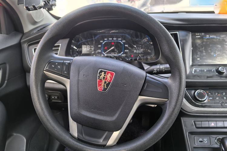 Used Roewe 360 2015 1.5L Automatic Luxury Edition Interior 2