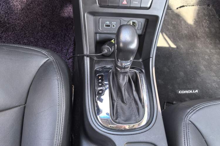 Used Roewe 360 2015 1.5L Automatic Luxury Edition Interior 4