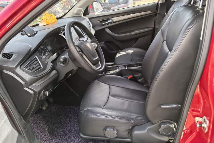 Used Roewe 360 2015 1.5L Automatic Luxury Edition Interior 5