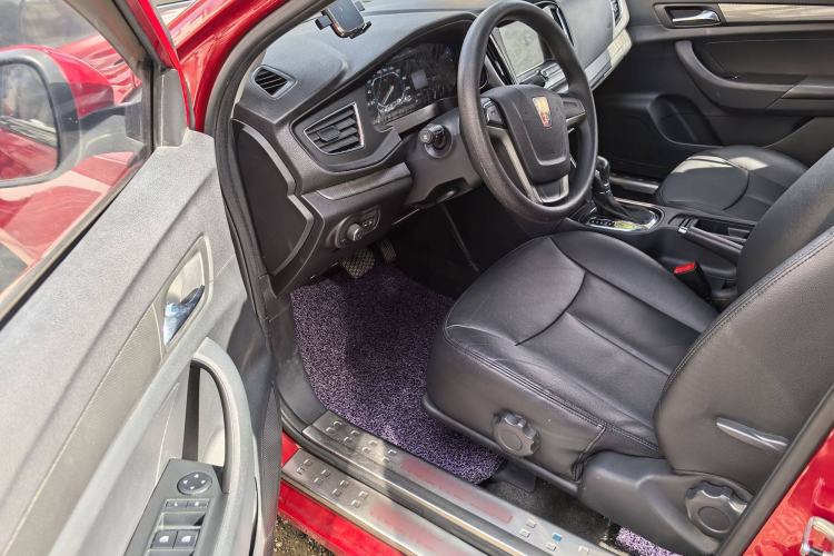 Used Roewe 360 2015 1.5L Automatic Luxury Edition Interior 6