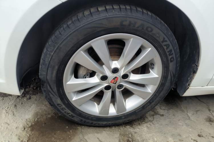 Used Roewe 360 2018 PLUS 1.5L Automatic Luxury Edition Left Front Wheel Hub