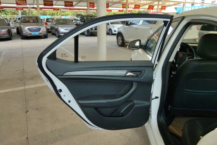 Used Roewe 360 2017 1.5L Automatic Luxury Edition Left Rear Door Interior
