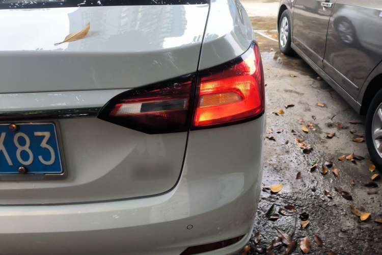 Used Roewe 360 2018 PLUS 1.5L Automatic Luxury Edition Right Rear Taillight
