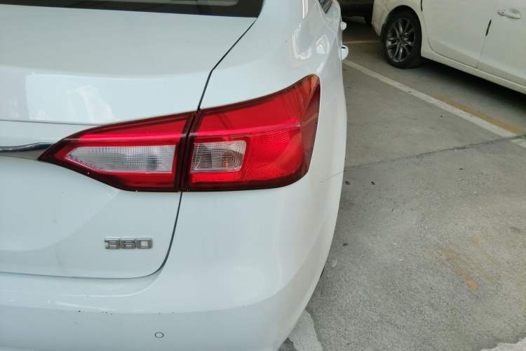 Used Roewe 360 2017 1.5L Automatic Luxury Edition Right Rear Taillight