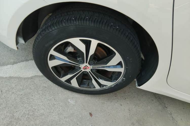 Used Roewe 360 2017 1.5L Automatic Luxury Edition Right Rear Wheel Hub
