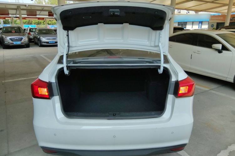 Used Roewe 360 2017 1.5L Automatic Luxury Edition Trunk