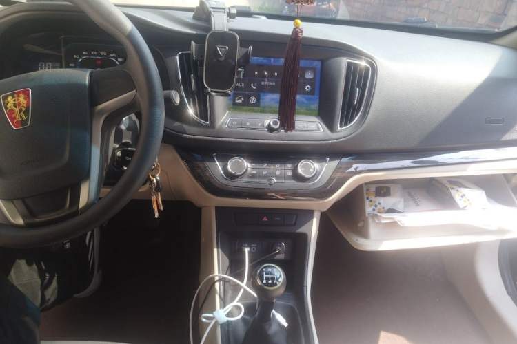 Used Roewe 360 2015 1.5L Manual Luxury Edition Audio And AC Panel