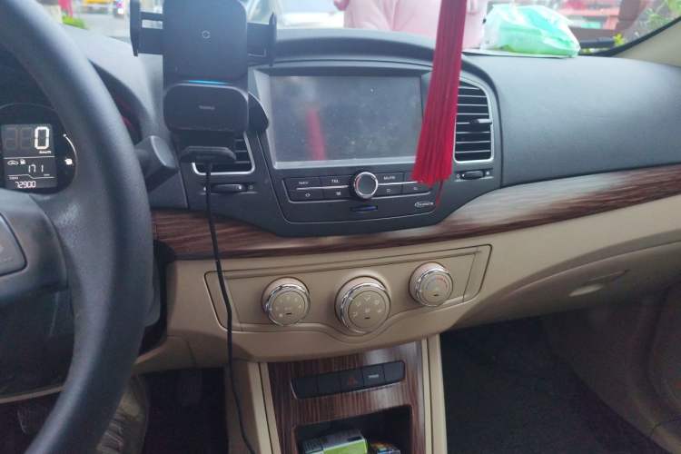 Used Roewe 360 2015 1.5L Manual Elite Edition Audio And AC Panel