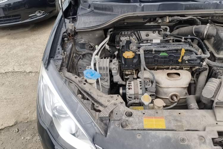 Used Roewe 360 2015 1.5L Manual Elite Edition Engine Bay Right